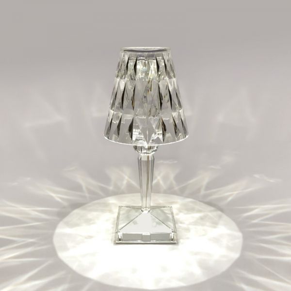 Настільна лампа One Light 61096/W Decorative